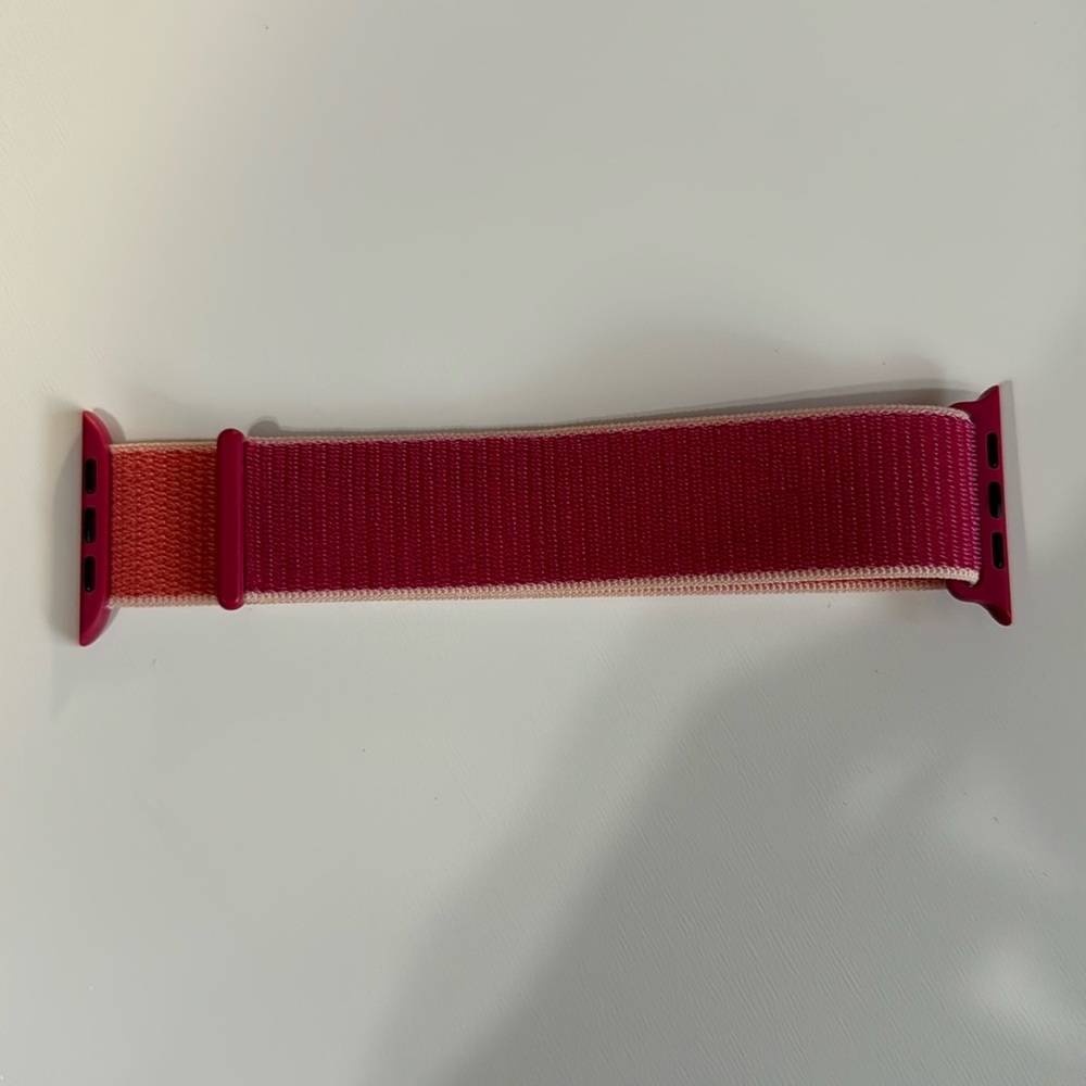Apple Watch 44mm Pomegranate Sport Loop